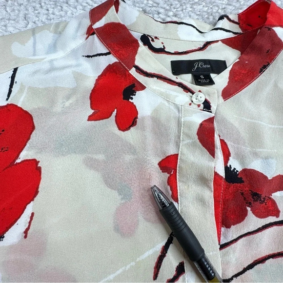 J. Crew 💯% Silk Blouse in ivory poppy floral print. Size Small. Lightweight - Picture 5 of 13
